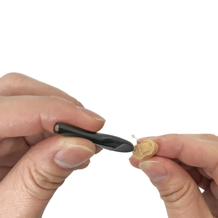 DIREKT Reinigungsbürste Hörgeräte -3in1-Magnet als Batterie Einsetzhilfe